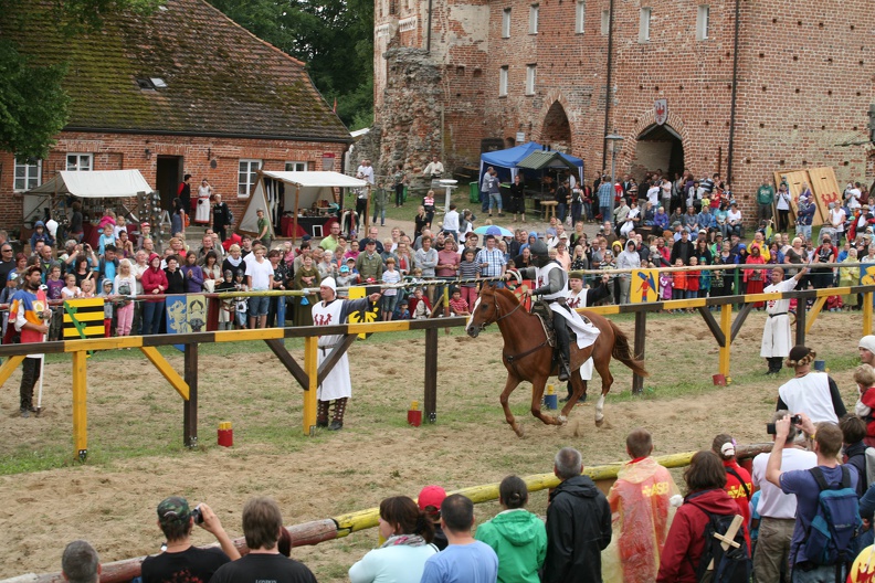 Burg-Stargard_20130811-161340_8331.jpg